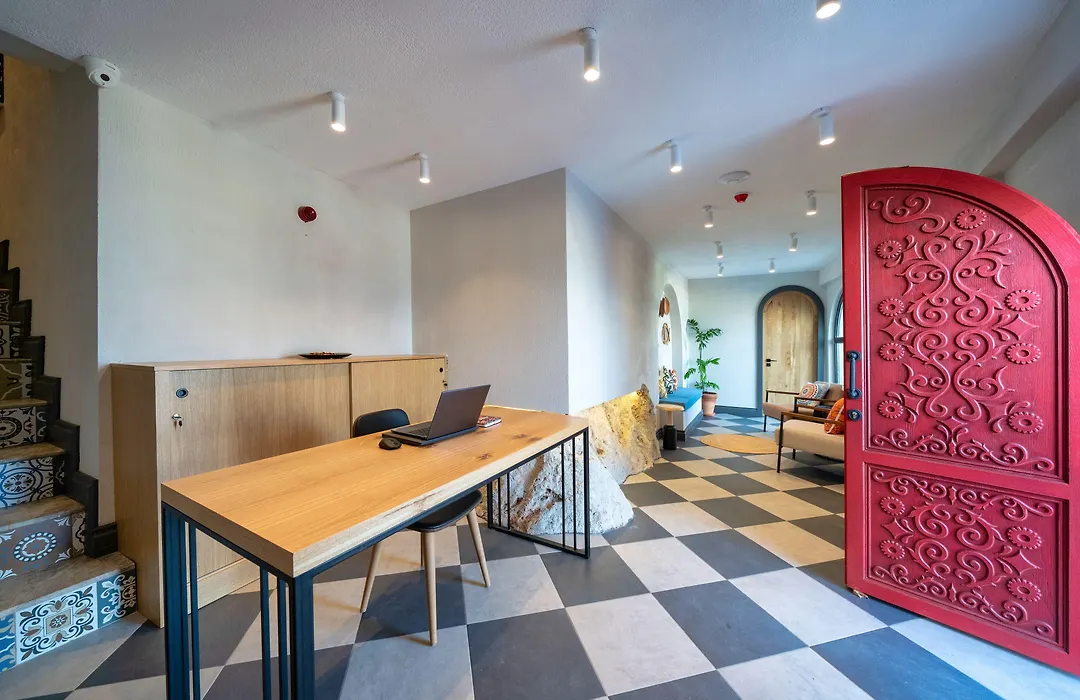 Reddoors Suites Sea View-1