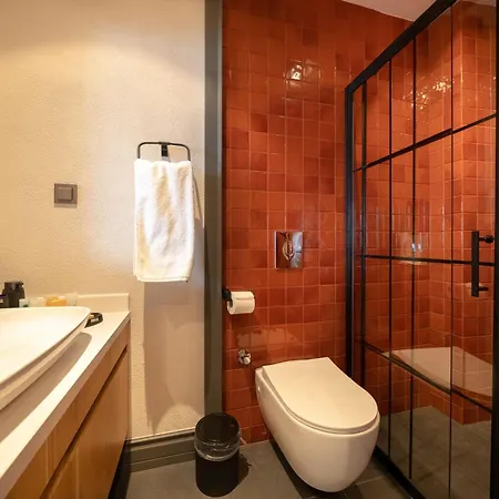 Reddoors Suites Sea View-3